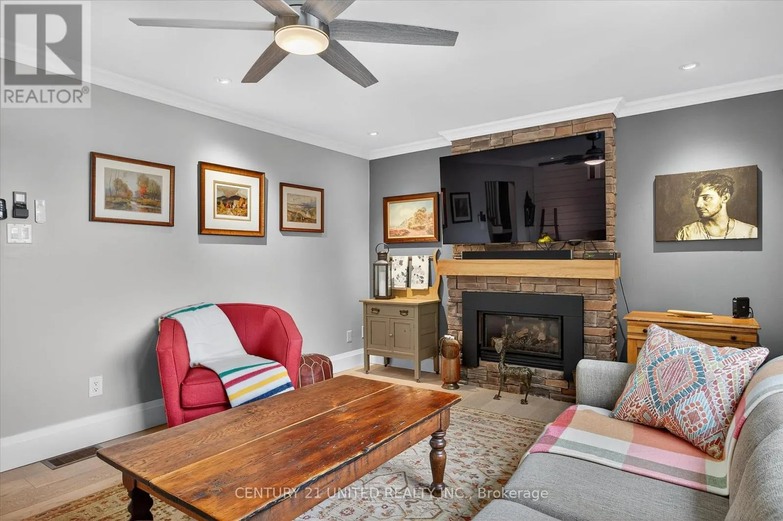 114 OAKWOOD CRESCENT