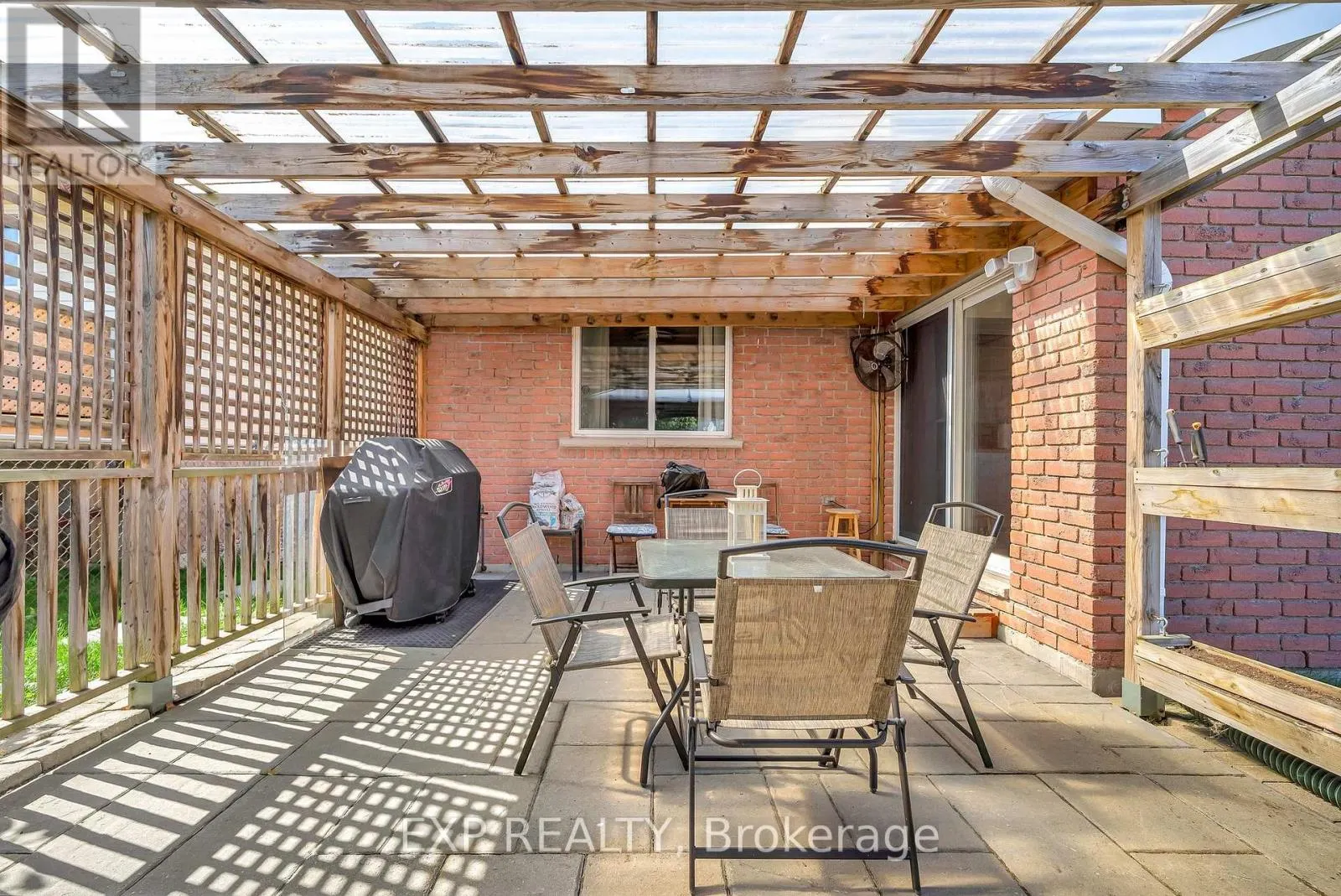 6 TAYLOR COURT