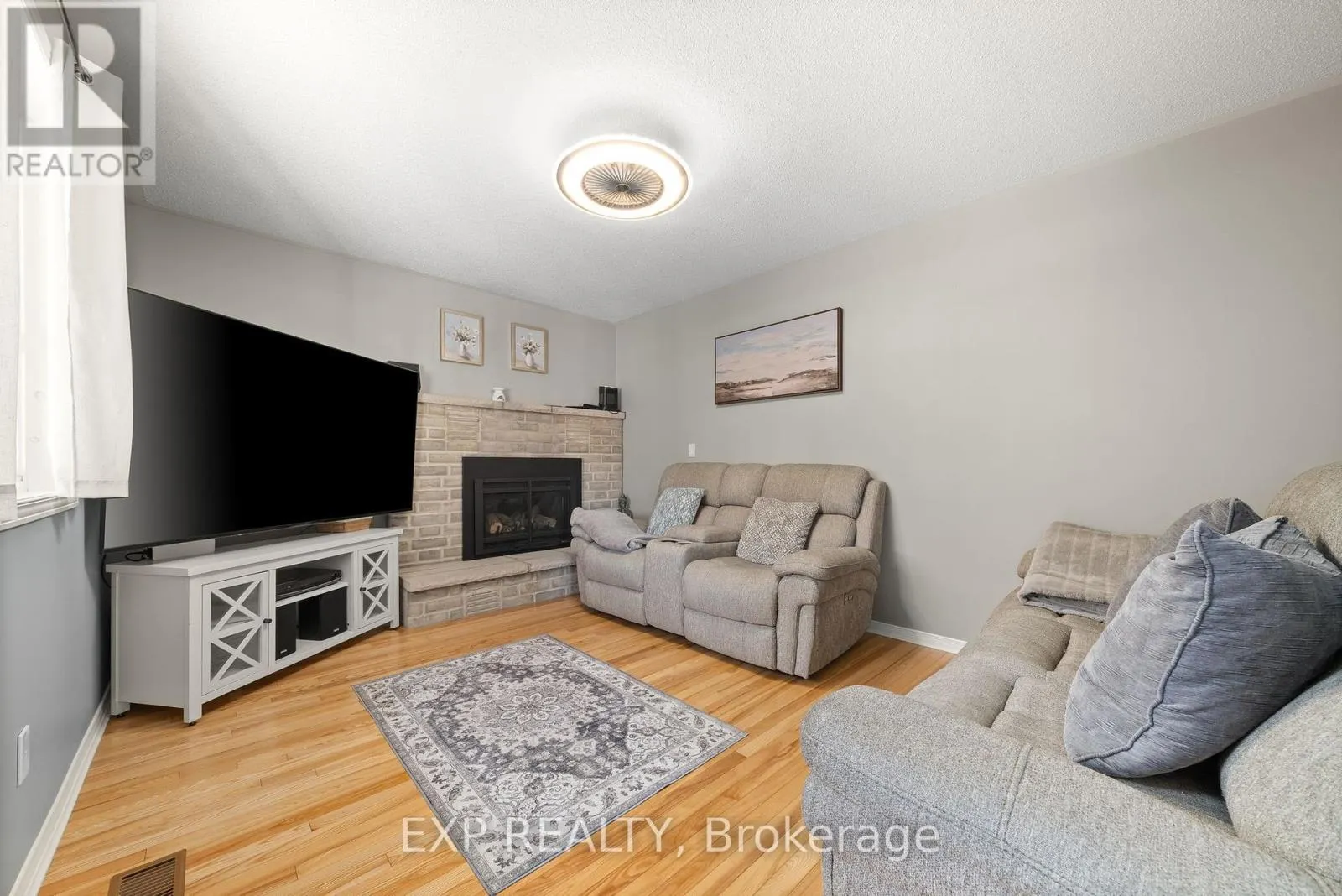6 TAYLOR COURT