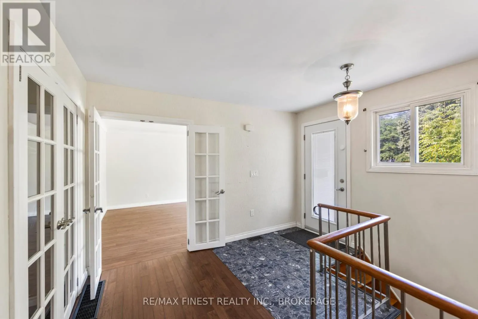 5 MICHAEL GRASS CRESCENT