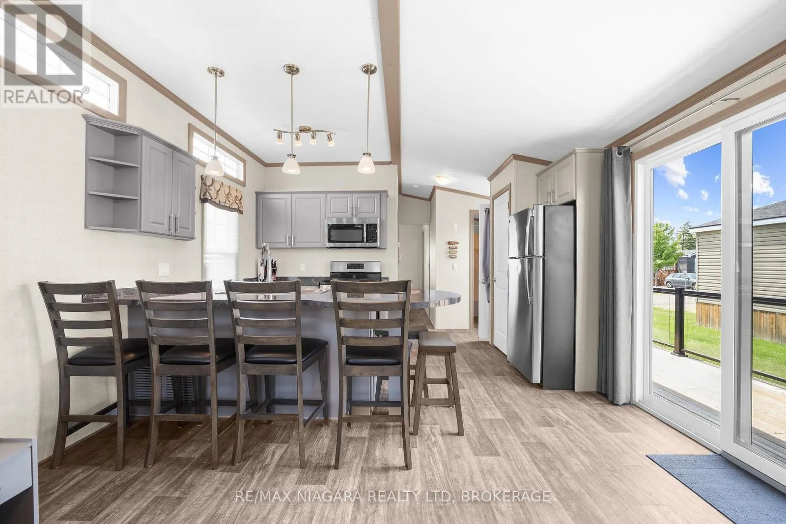 210 - 1501 LINE 8 ROAD, #210