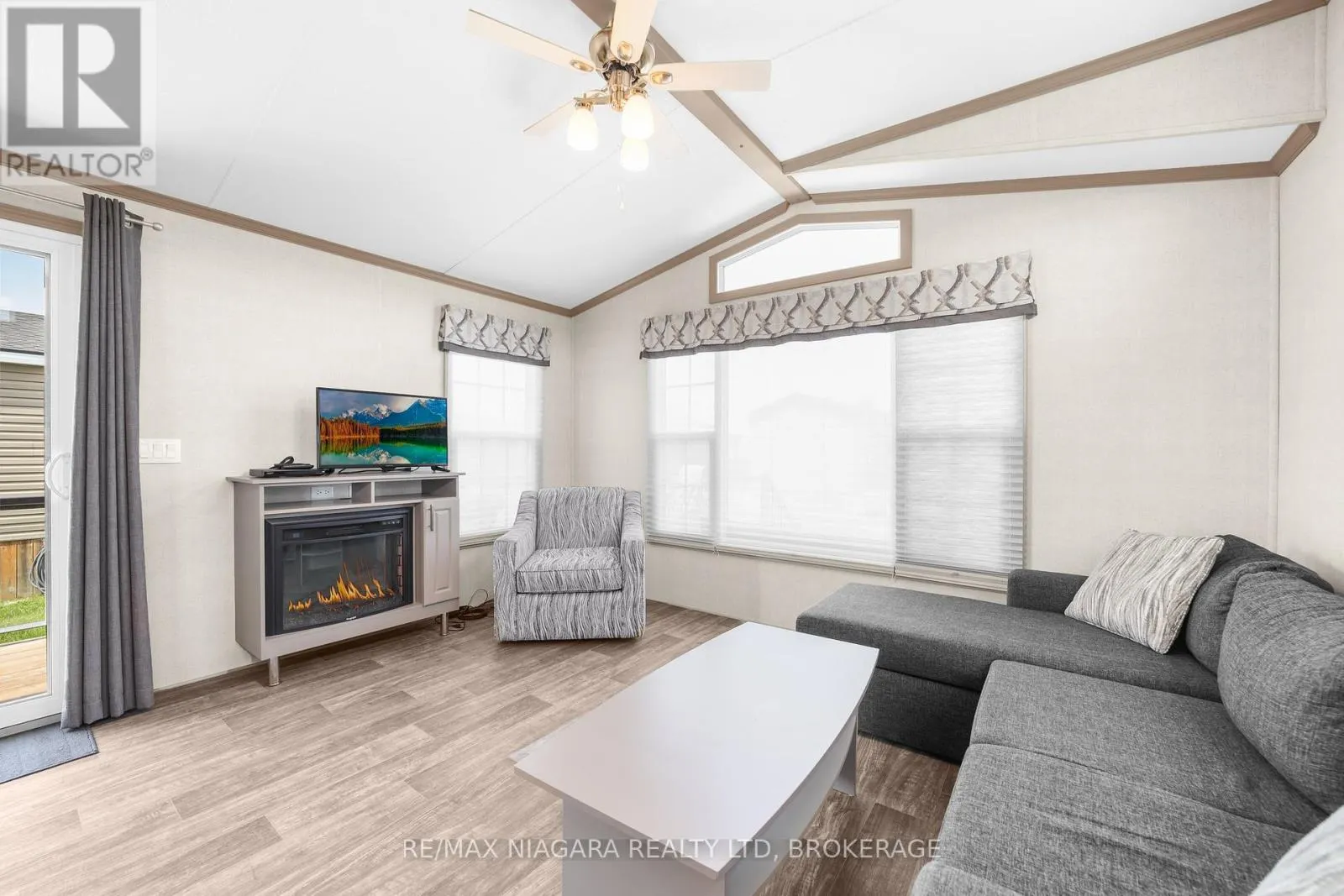 210 - 1501 LINE 8 ROAD, #210