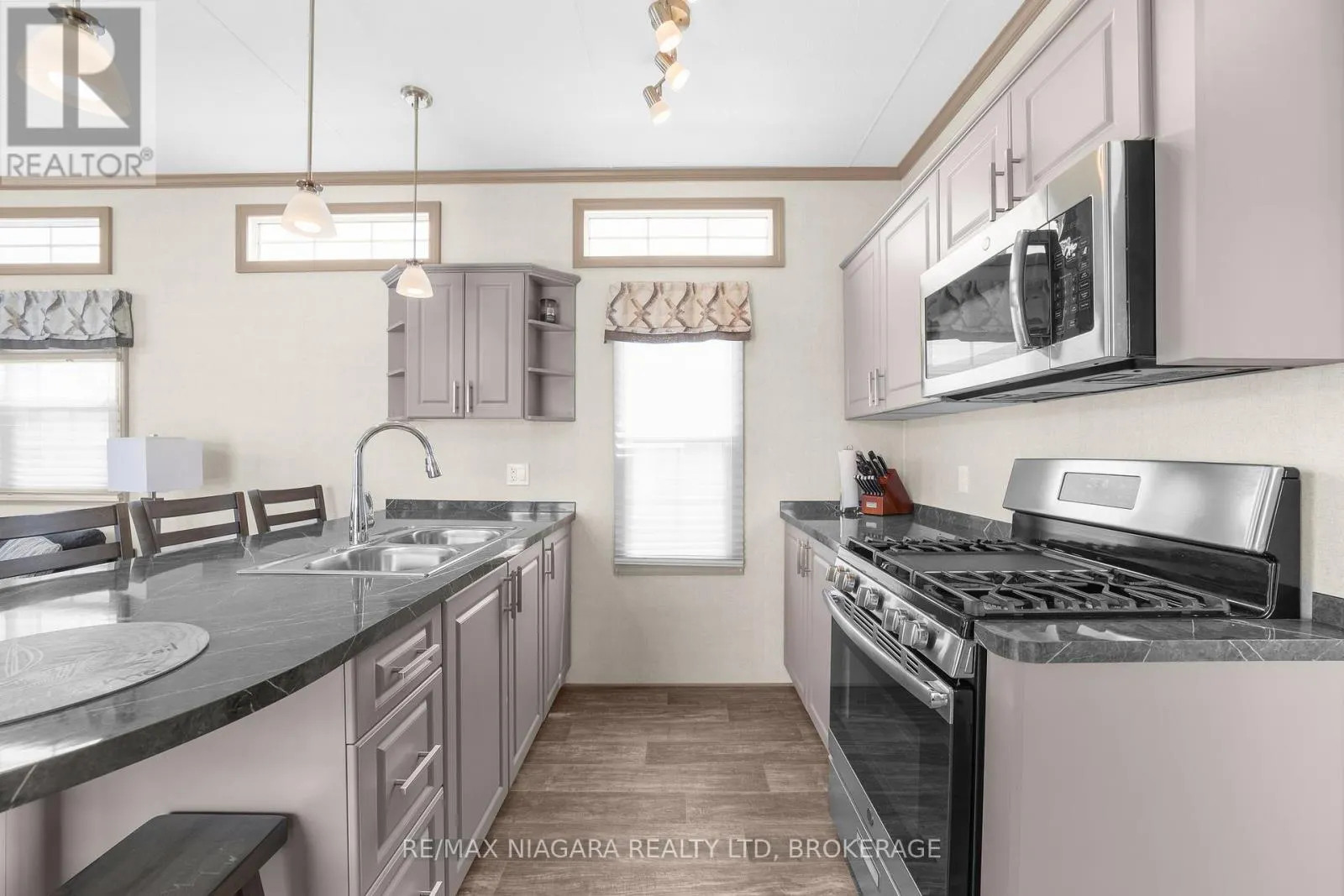 210 - 1501 LINE 8 ROAD, #210