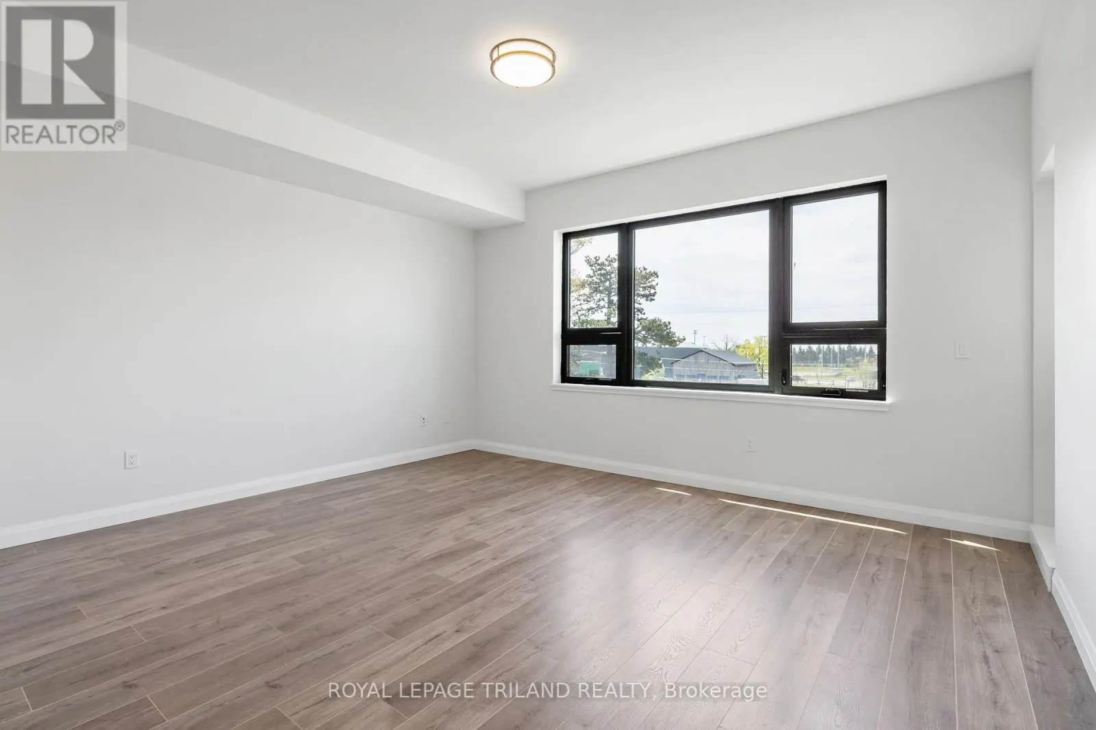 305 - 263 BUTLER STREET, #305