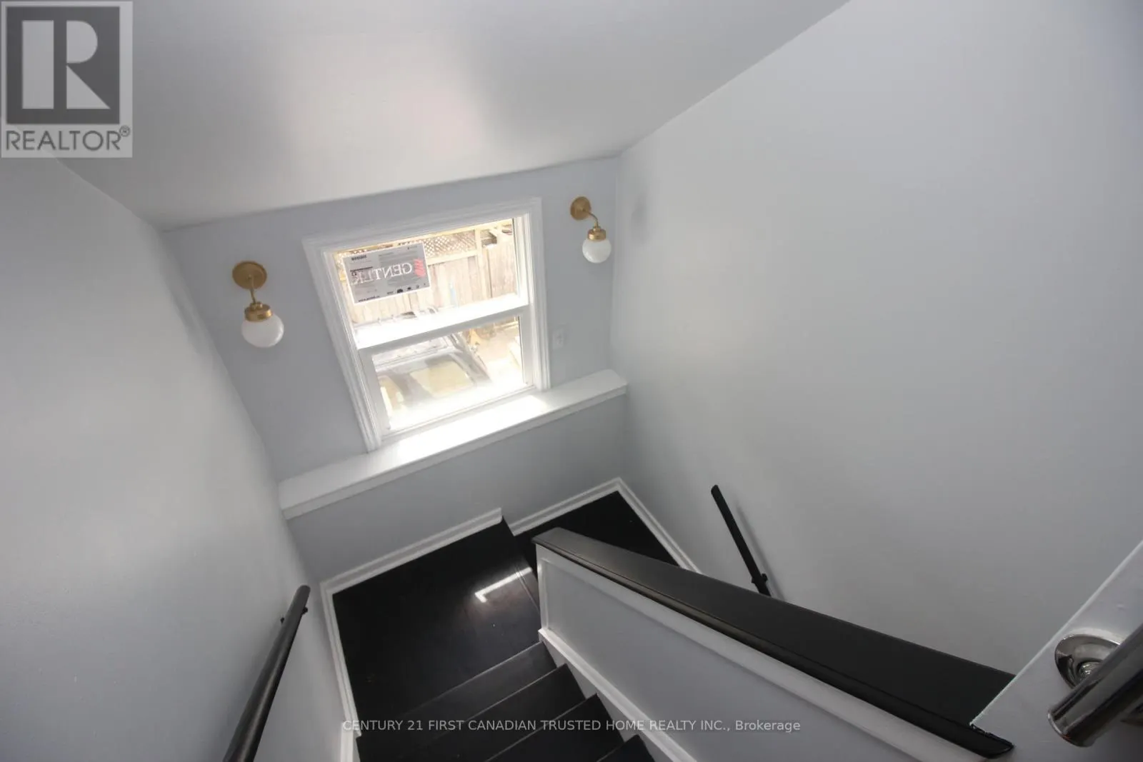 633 CONFEDERATION STREET
