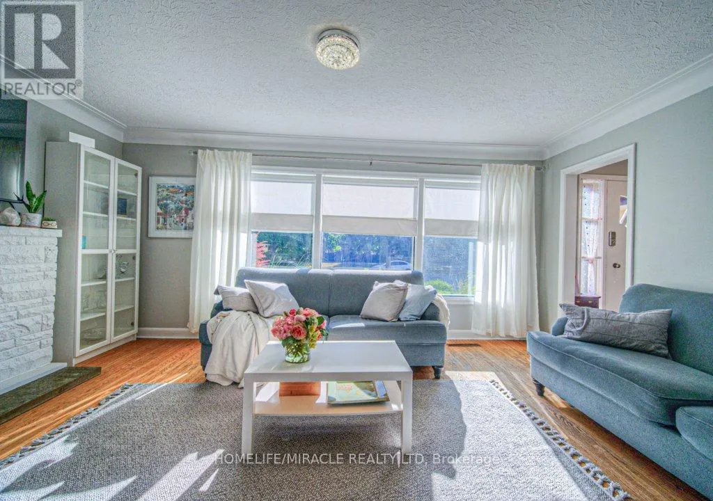 38 KINGSWAY CRESCENT