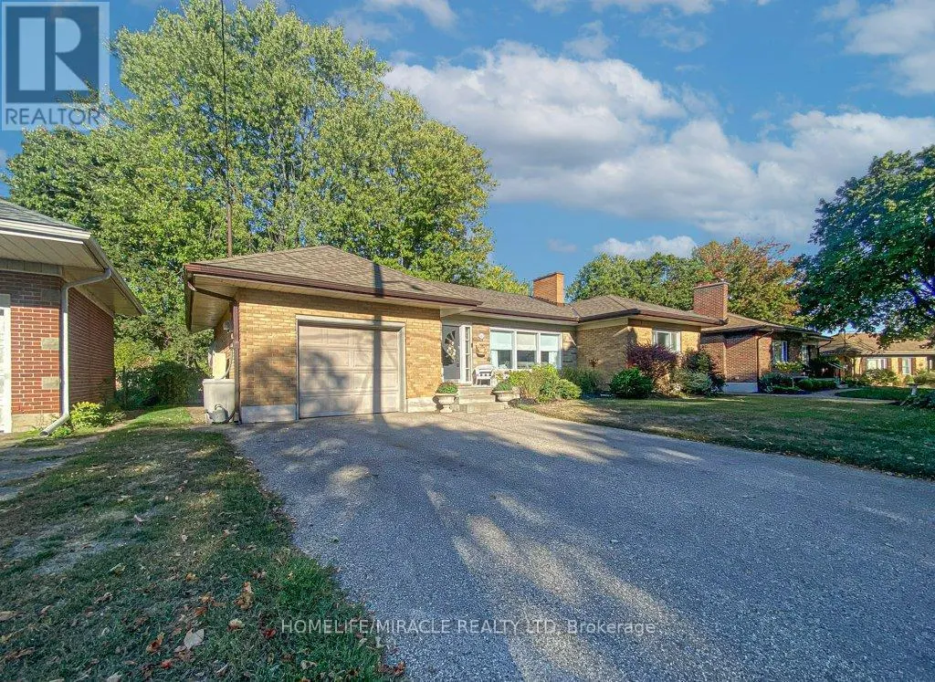 38 KINGSWAY CRESCENT