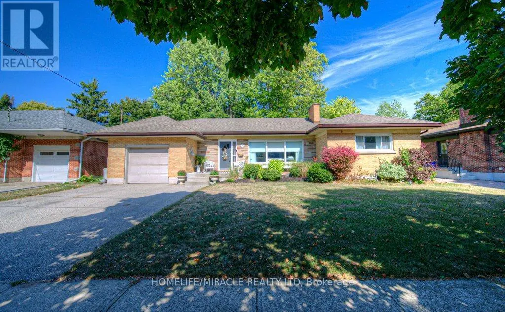 38 KINGSWAY CRESCENT