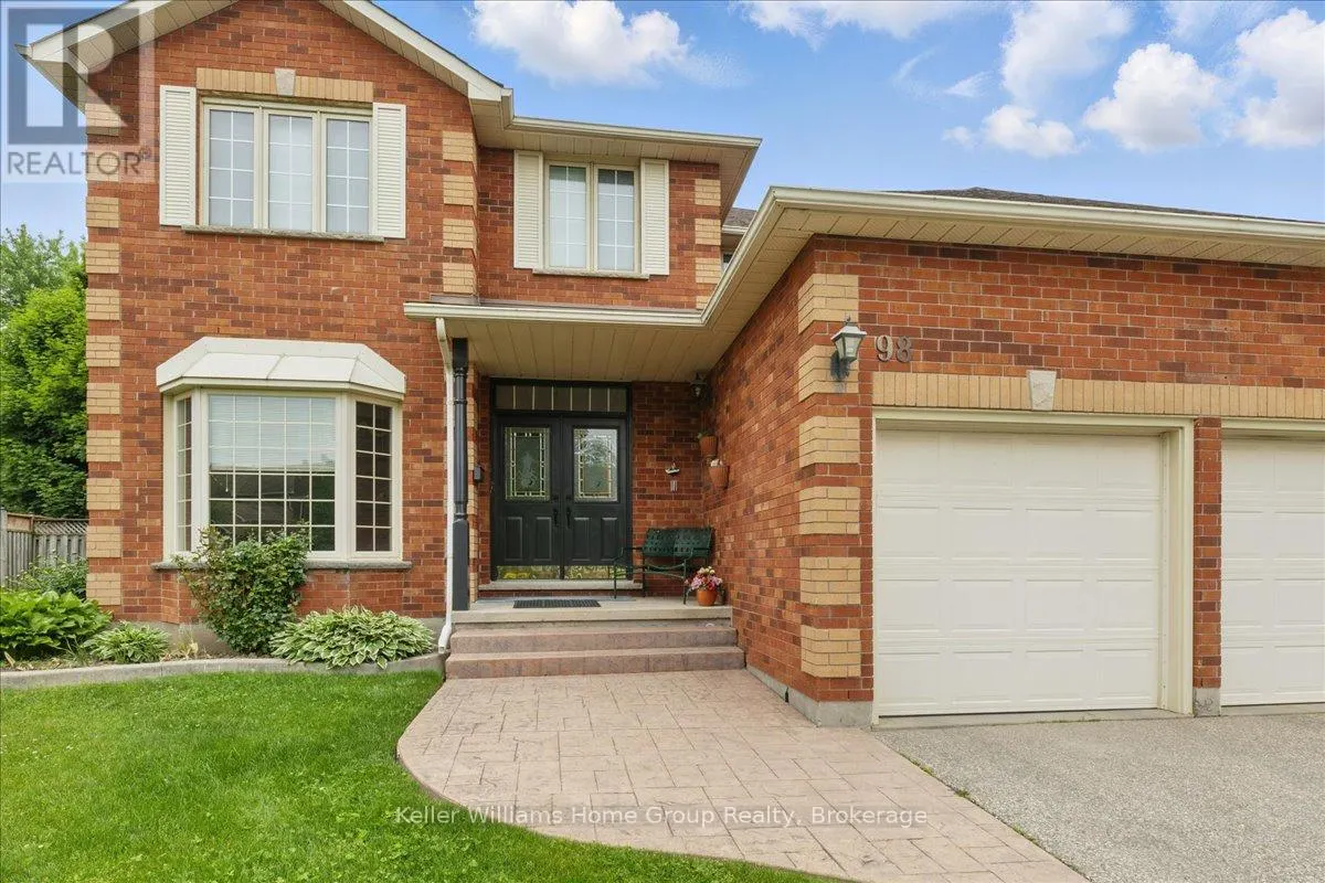 98 HUME DRIVE