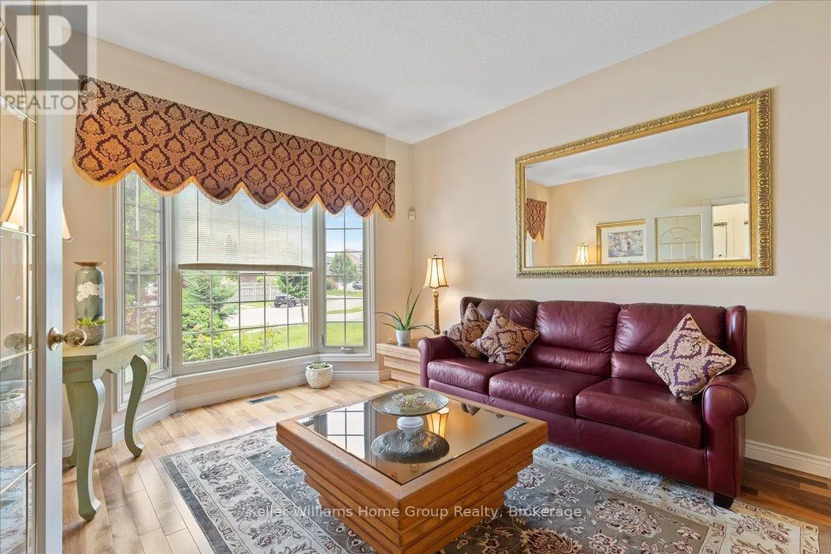 98 HUME DRIVE