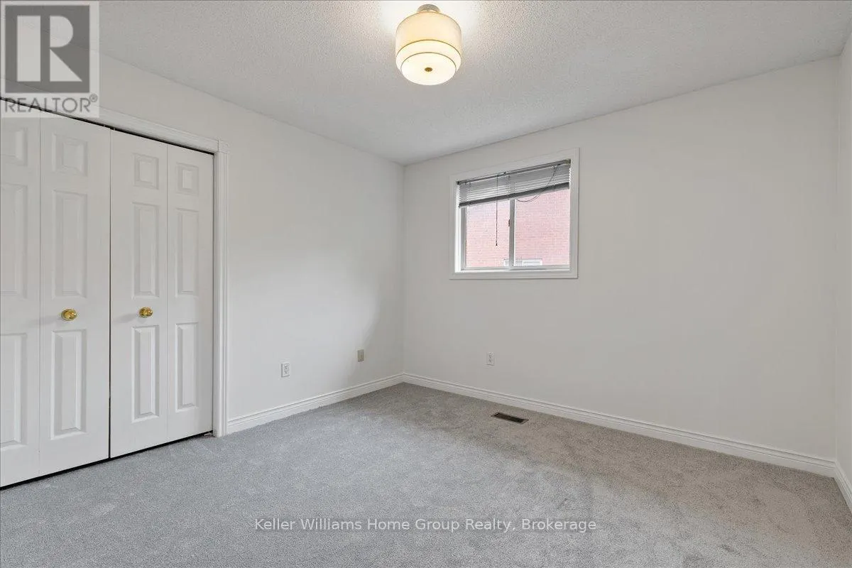98 HUME DRIVE