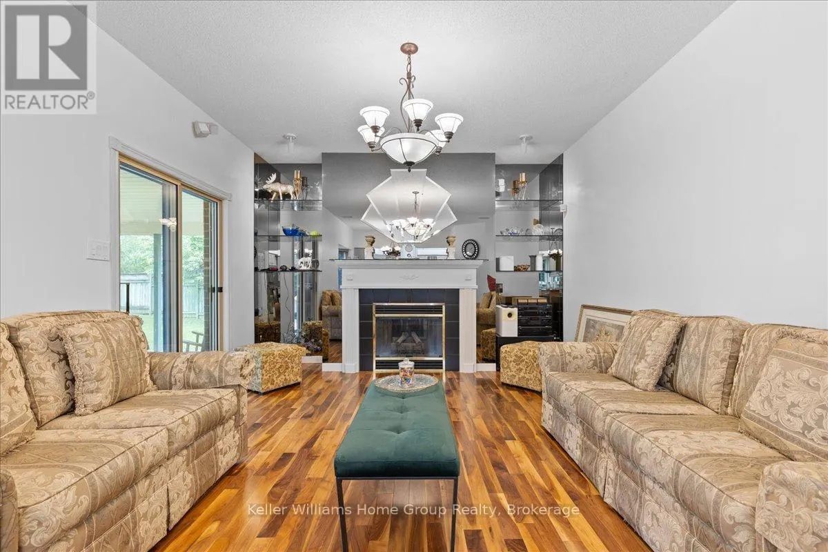 98 HUME DRIVE