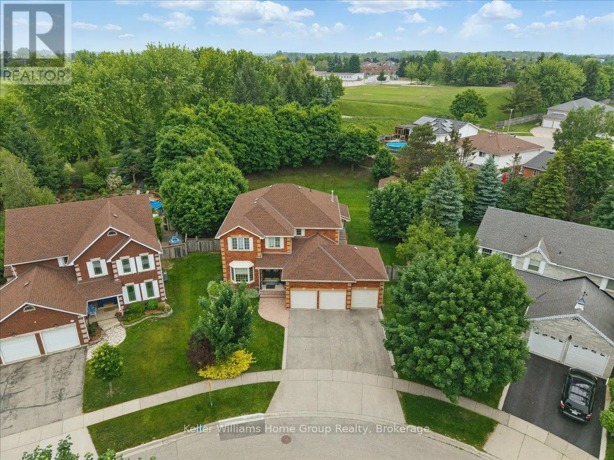 98 HUME DRIVE