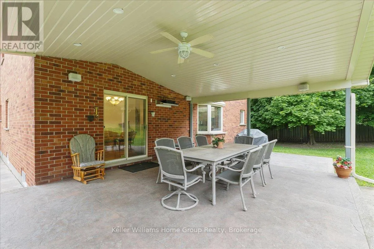 98 HUME DRIVE