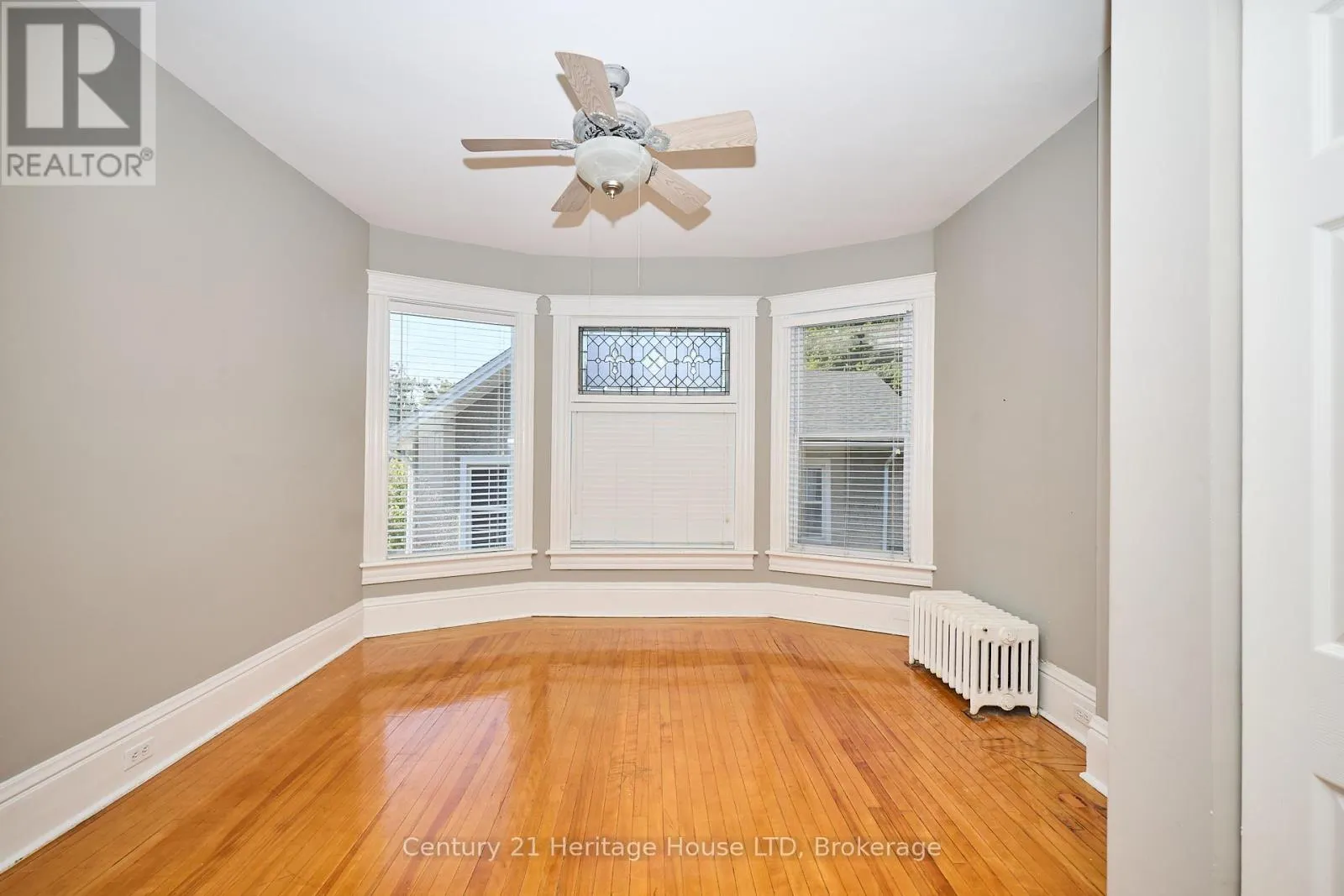 8 MONTEBELLO PLACE