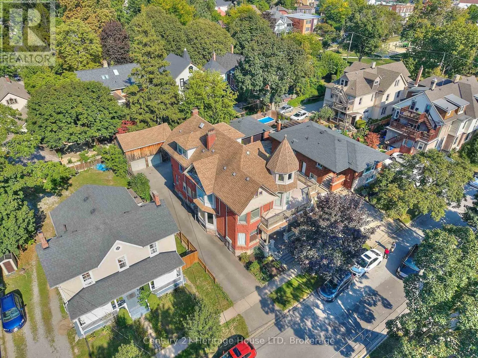 8 MONTEBELLO PLACE