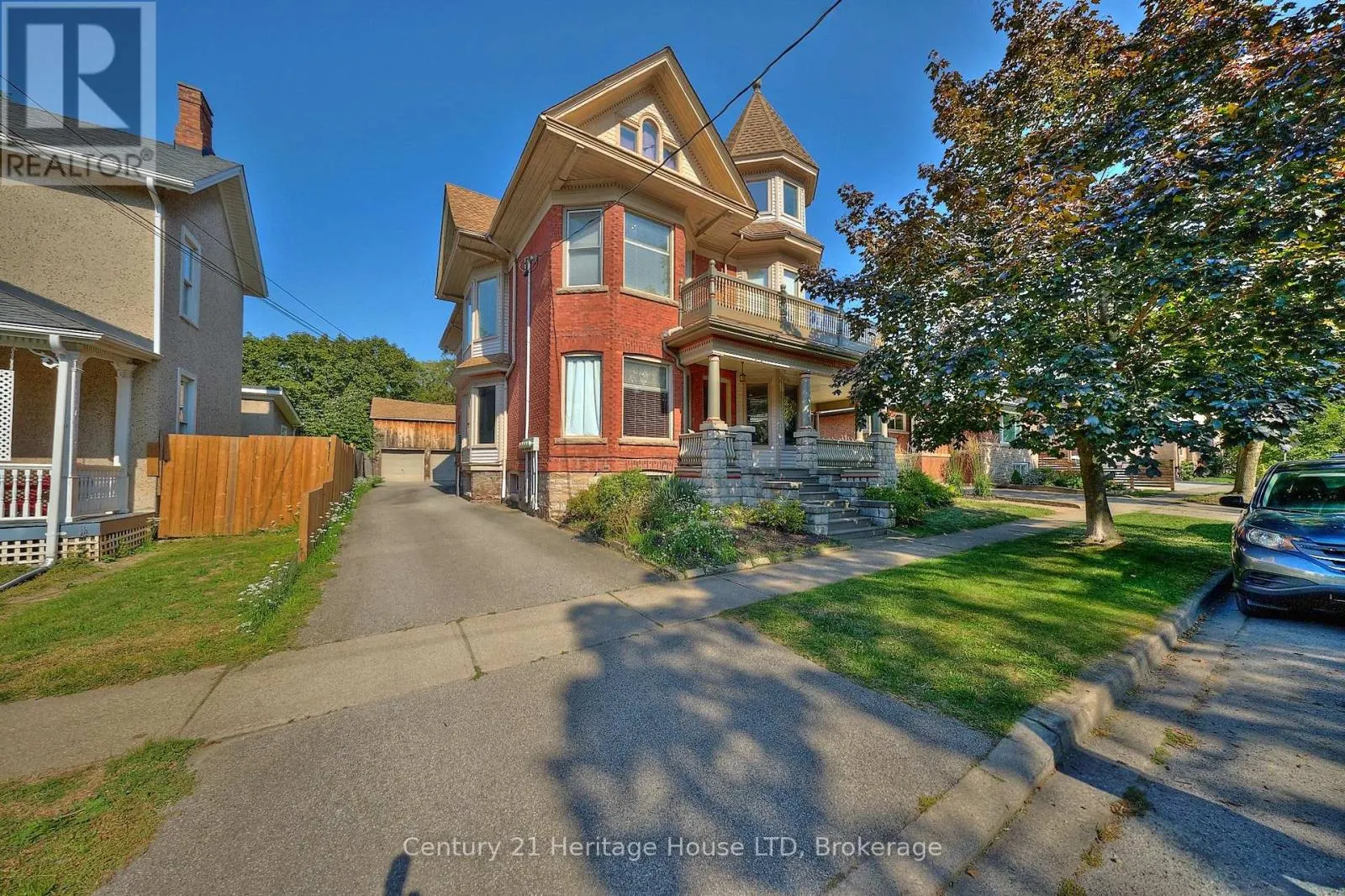 8 MONTEBELLO PLACE