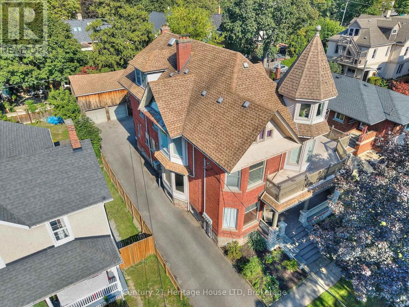 8 MONTEBELLO PLACE