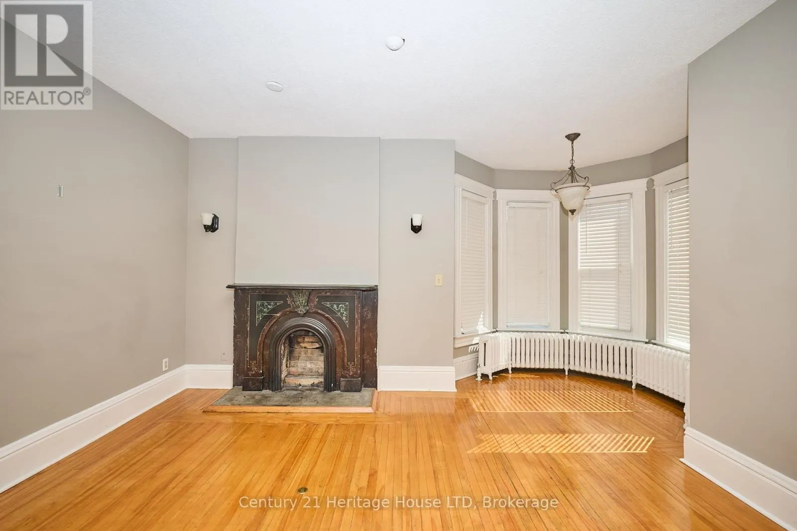 8 MONTEBELLO PLACE