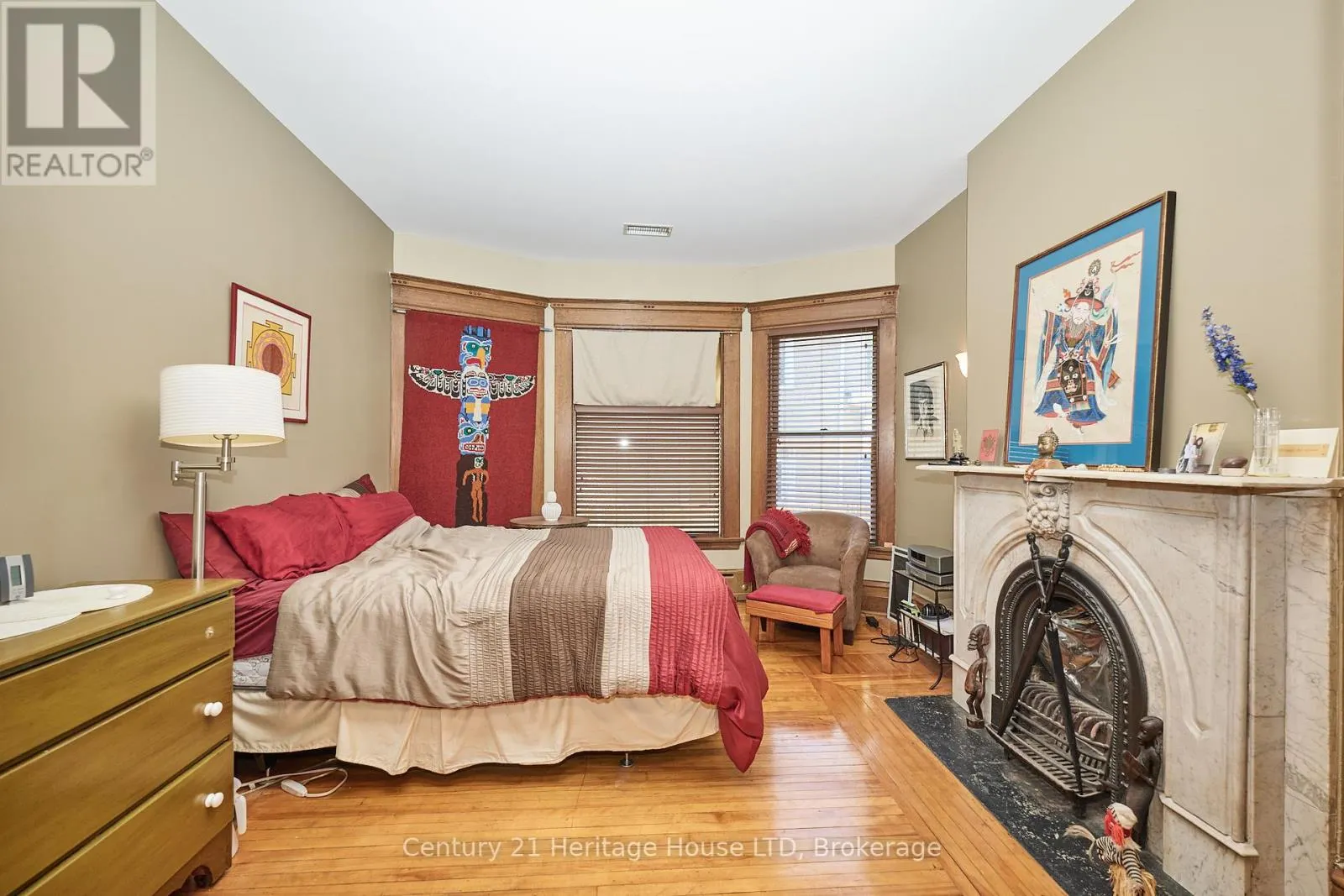 8 MONTEBELLO PLACE