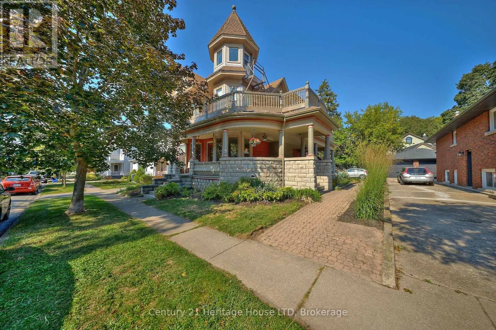 8 MONTEBELLO PLACE