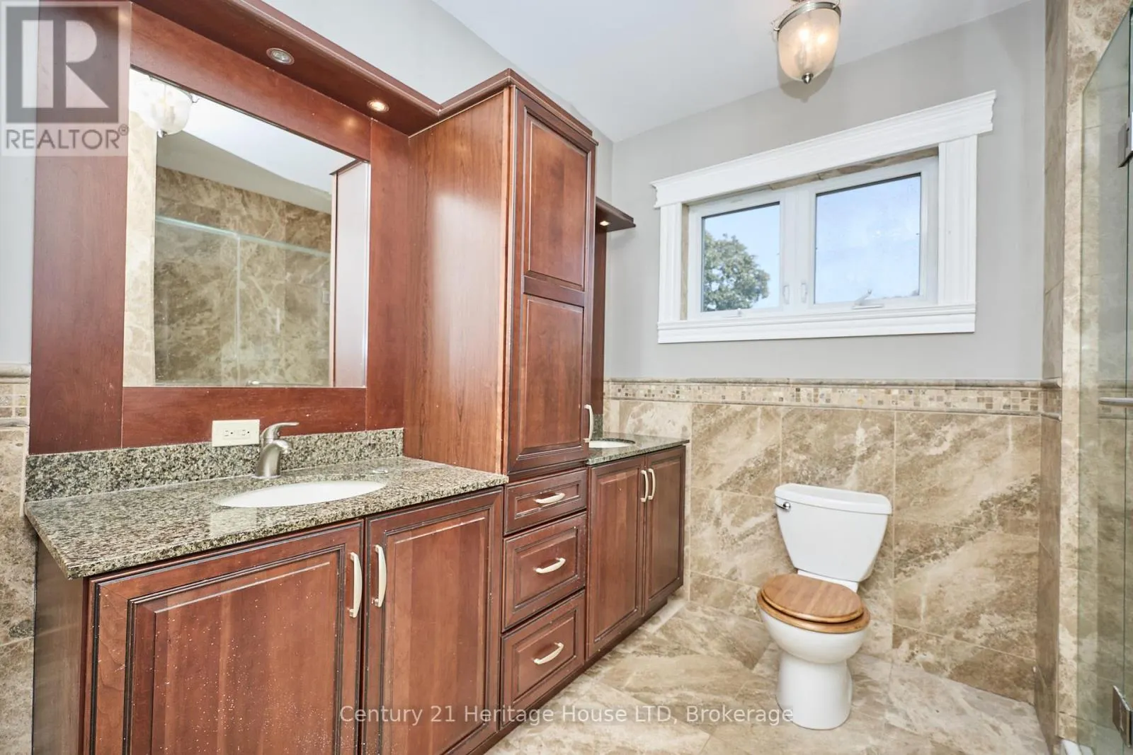 8 MONTEBELLO PLACE