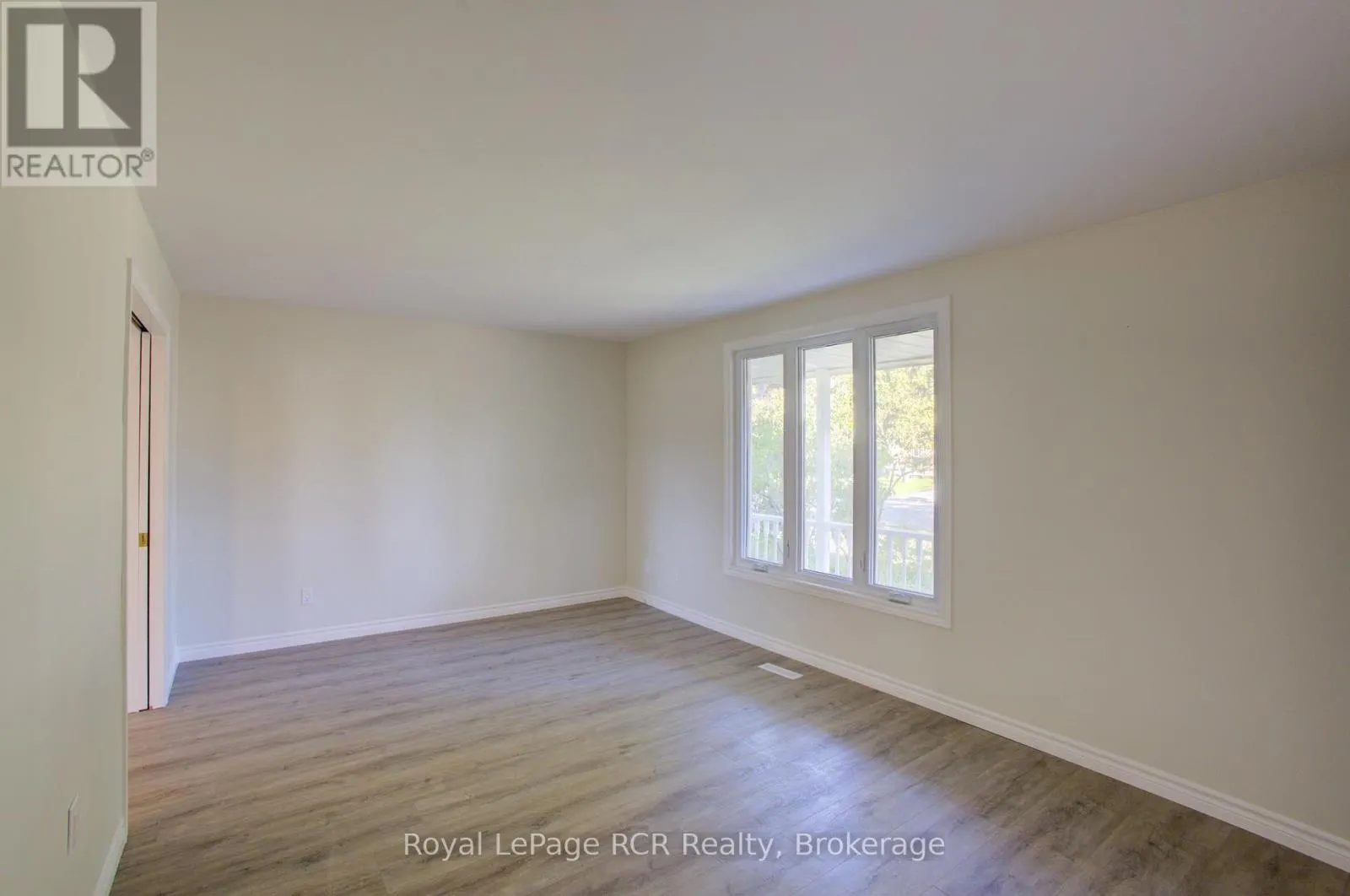 4 BELLEFIELD CRESCENT
