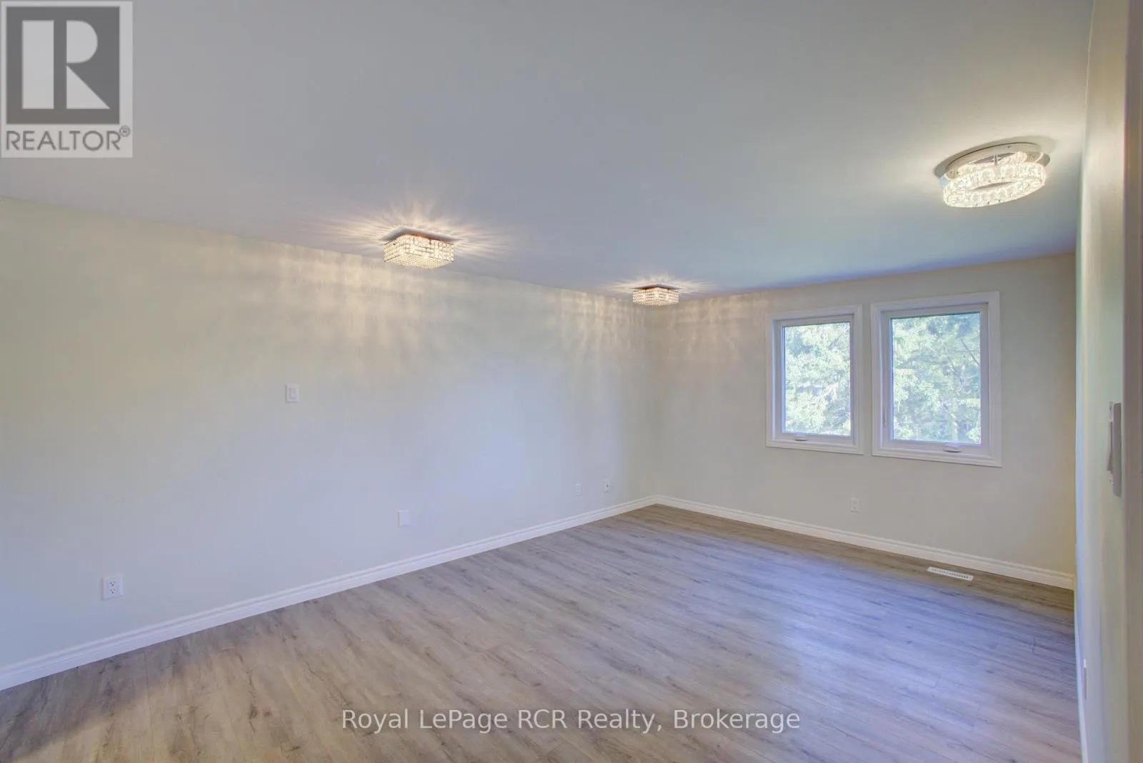 4 BELLEFIELD CRESCENT