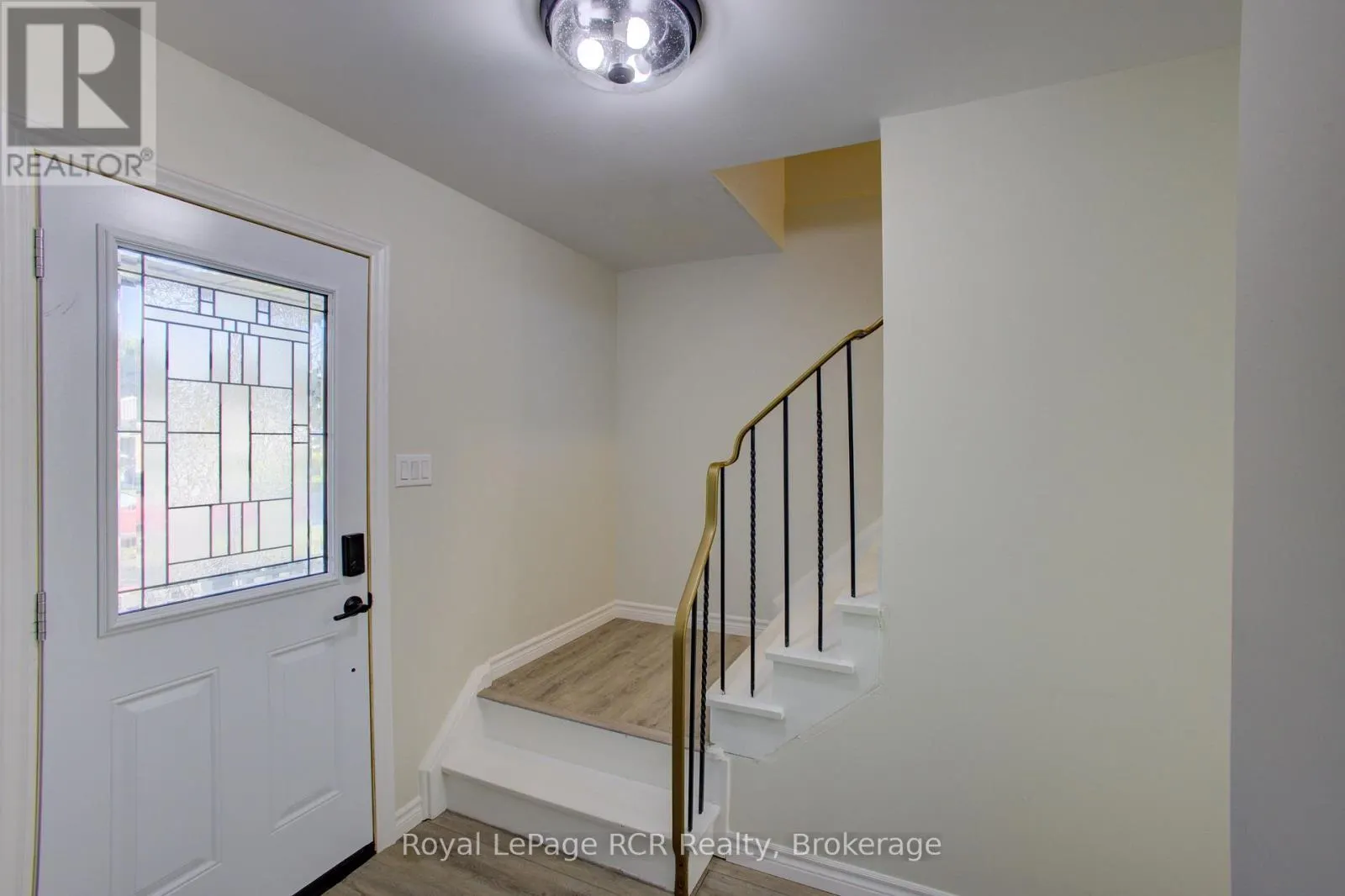 4 BELLEFIELD CRESCENT