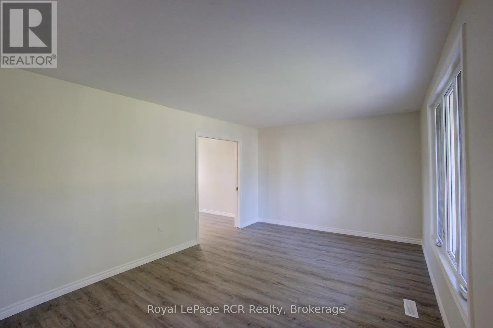 4 BELLEFIELD CRESCENT