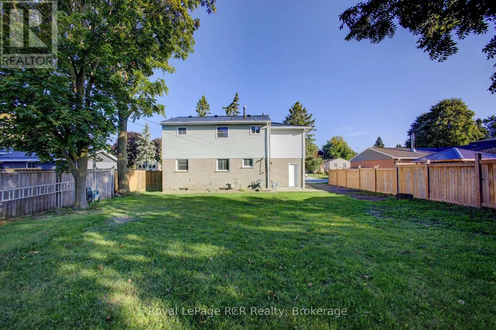 4 BELLEFIELD CRESCENT