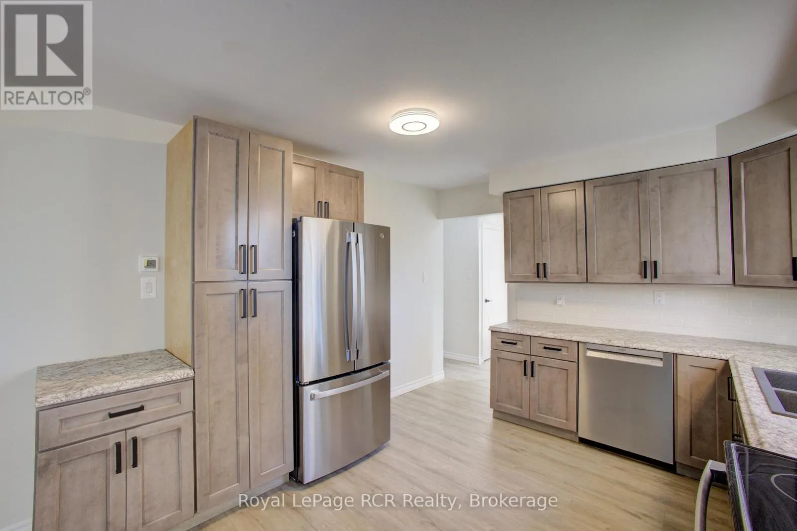 4 BELLEFIELD CRESCENT