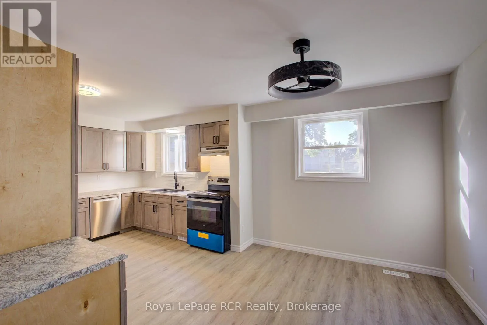 4 BELLEFIELD CRESCENT