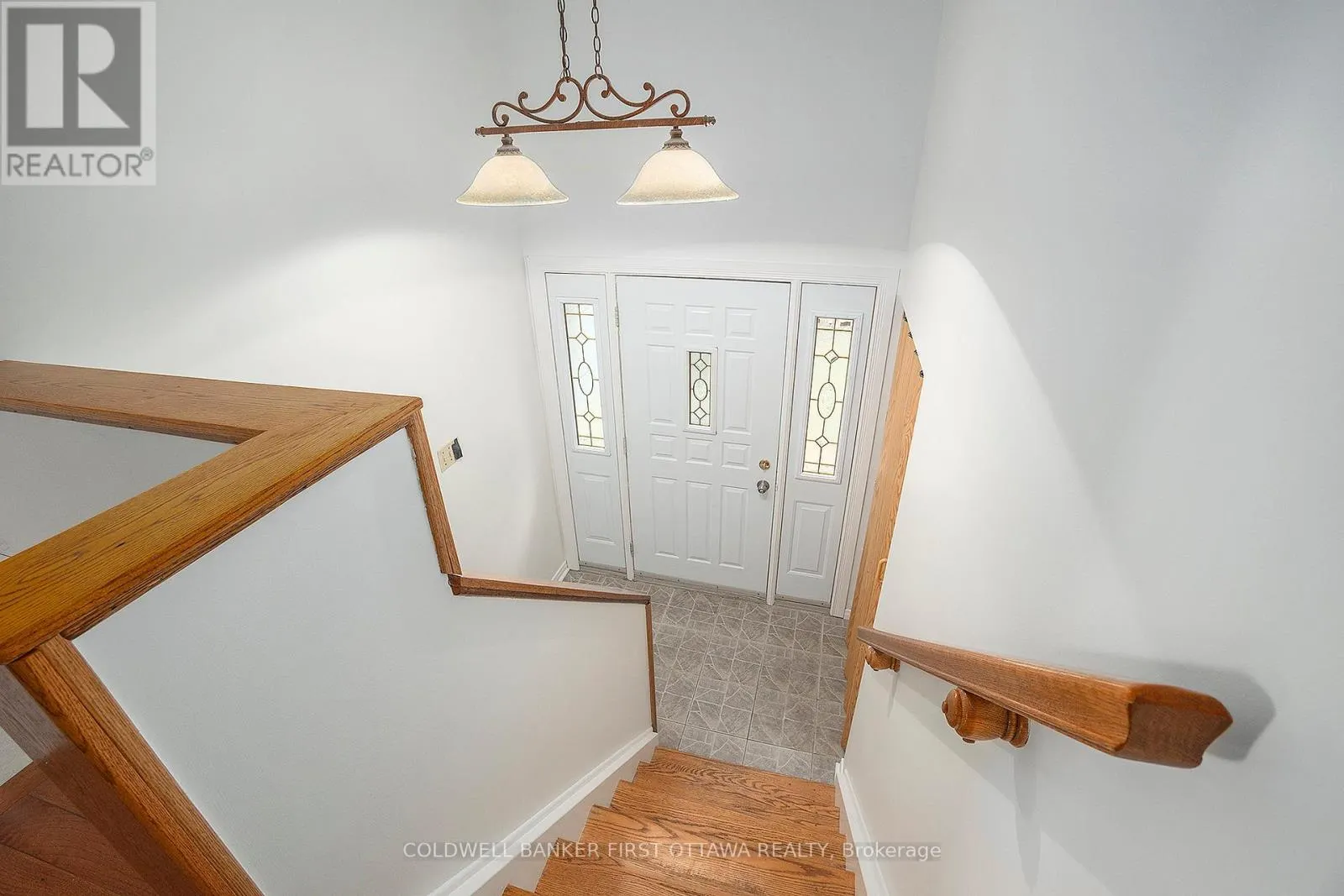 27 ARIEL COURT