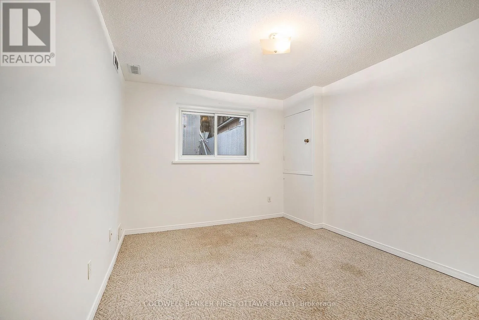 27 ARIEL COURT