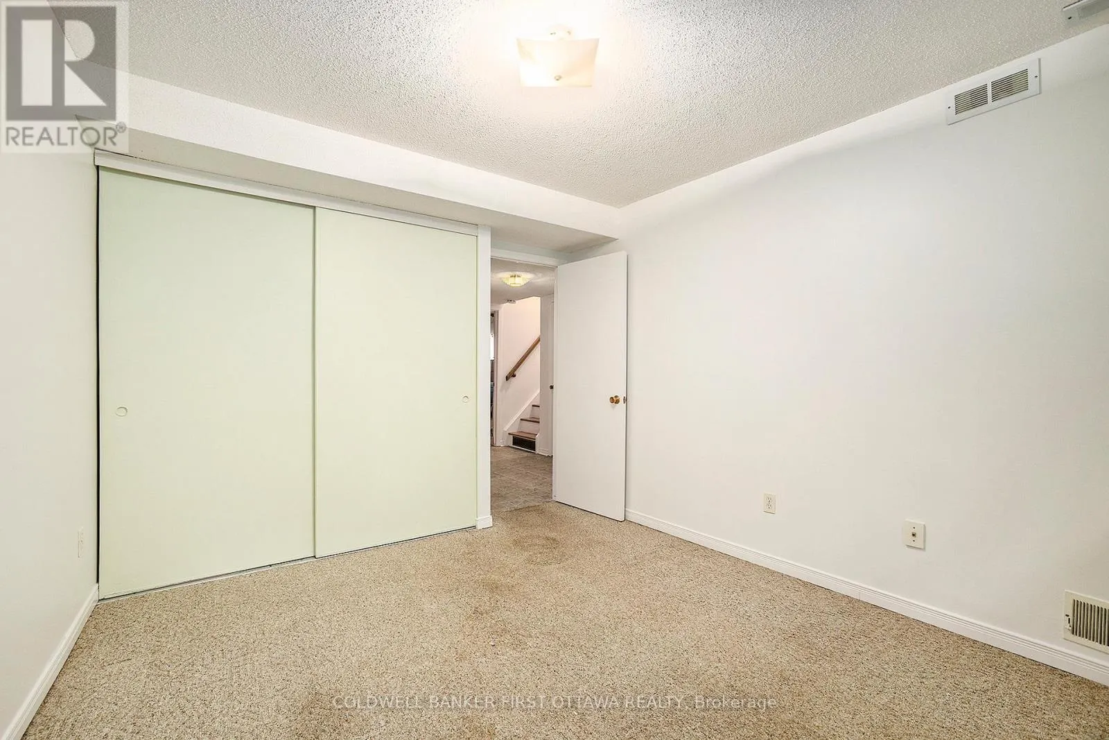 27 ARIEL COURT