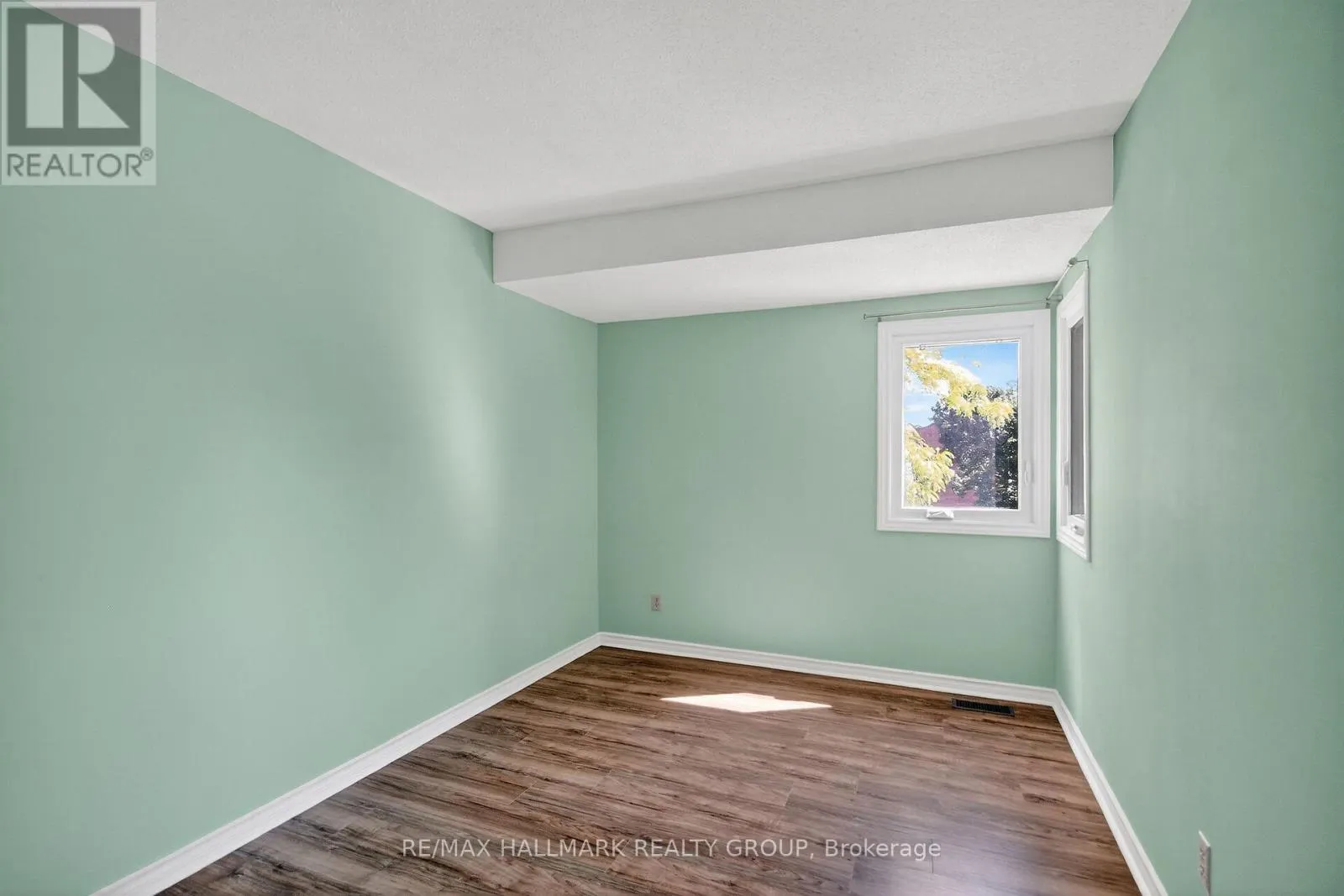 15 - 3350 SOUTHGATE ROAD
