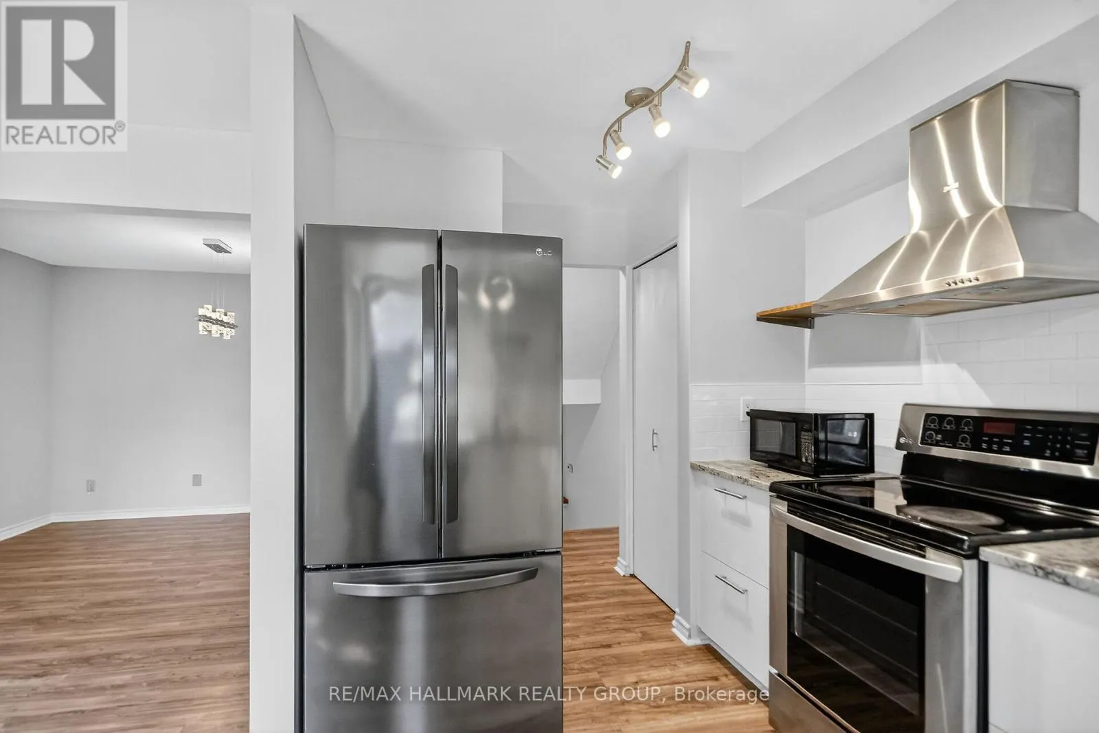 15 - 3350 SOUTHGATE ROAD