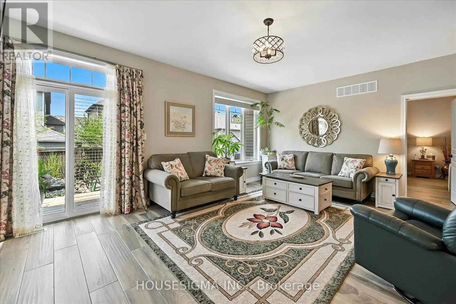 104 ANASTASIA BOULEVARD