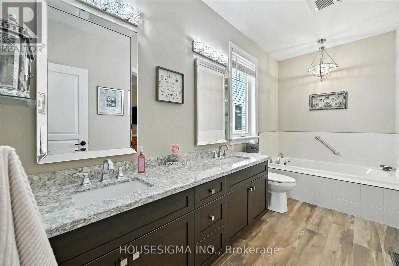 104 ANASTASIA BOULEVARD