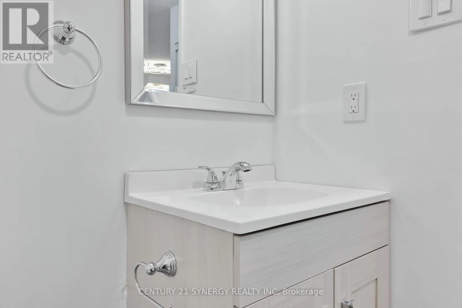 1410 - 2020 JASMINE CRESCENT