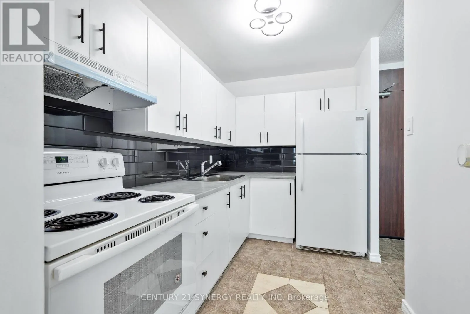 1410 - 2020 JASMINE CRESCENT