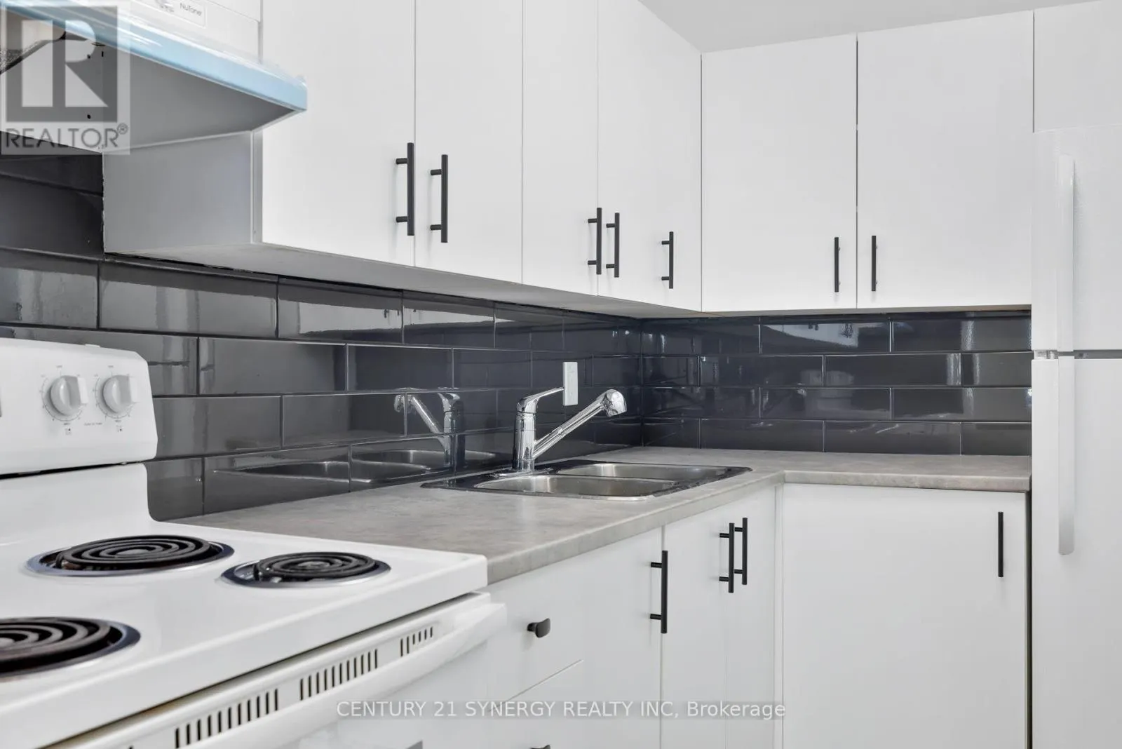 1410 - 2020 JASMINE CRESCENT