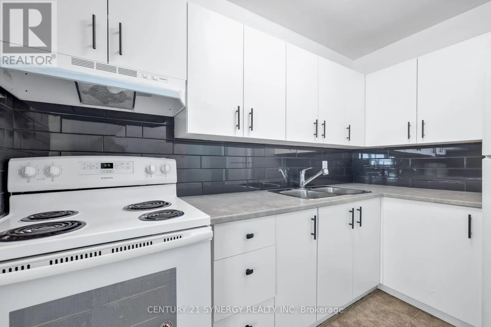 1410 - 2020 JASMINE CRESCENT