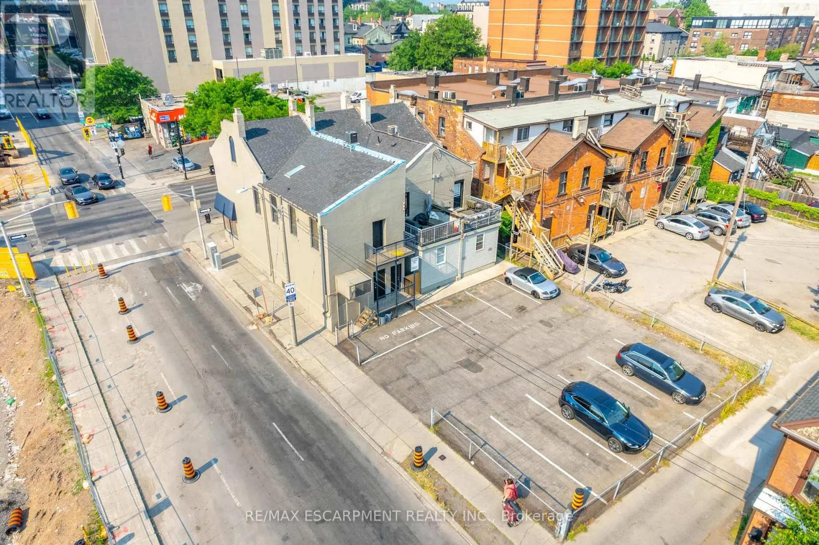 216-220 KING STREET W