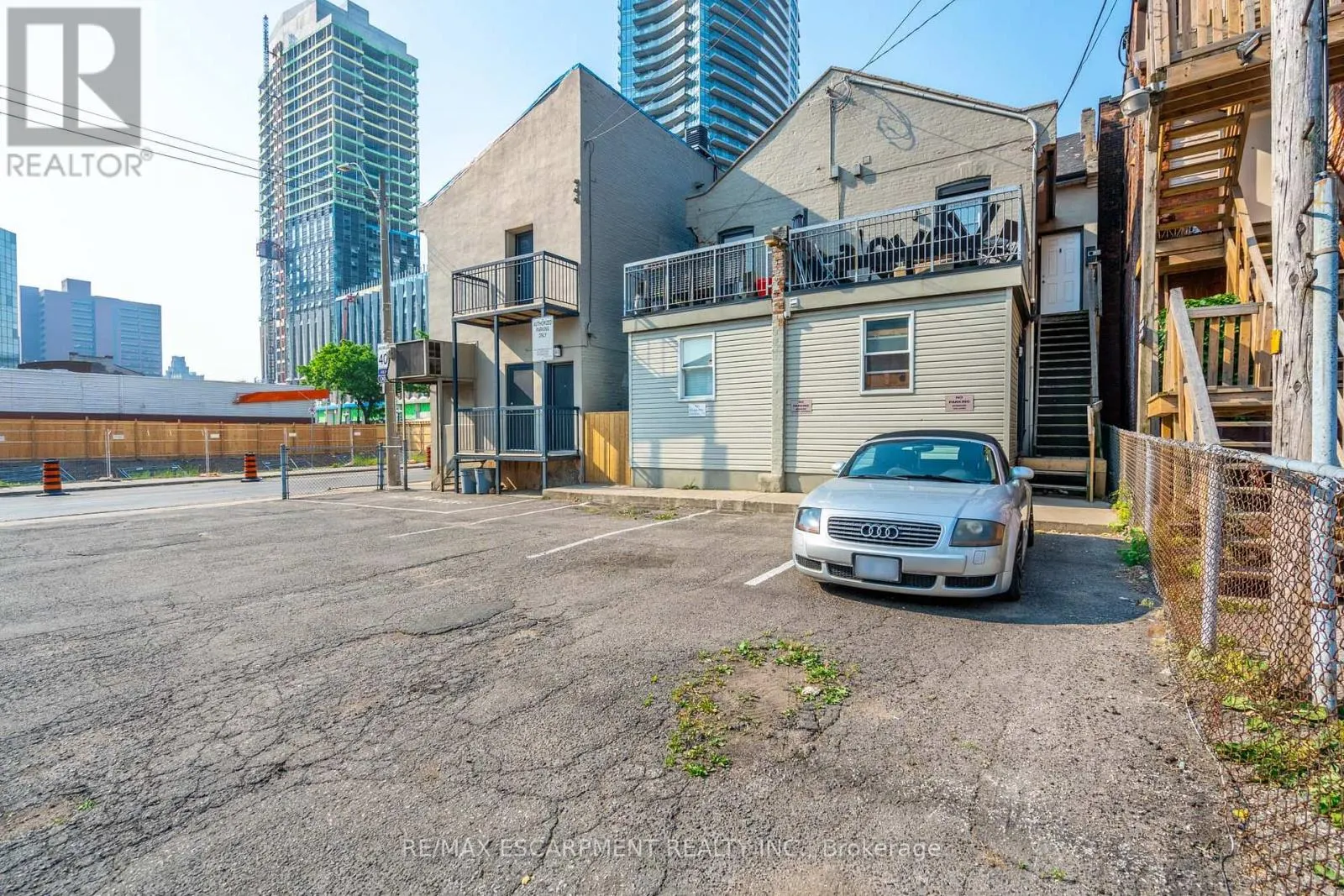 216-220 KING STREET W