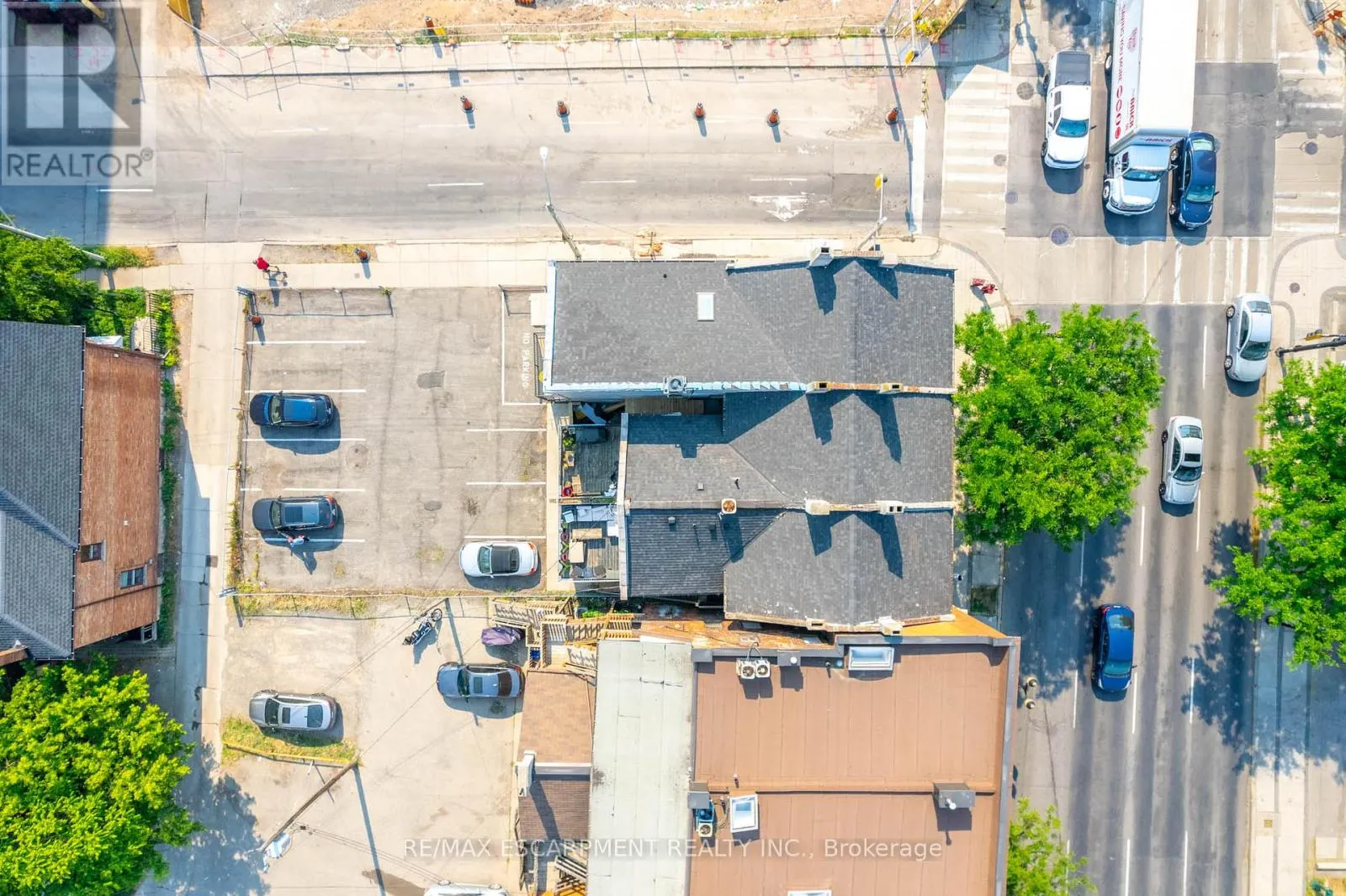 216-220 KING STREET W