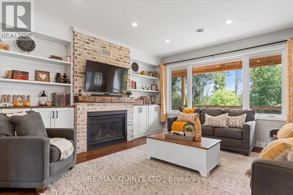 806 NEWBURGH ROAD