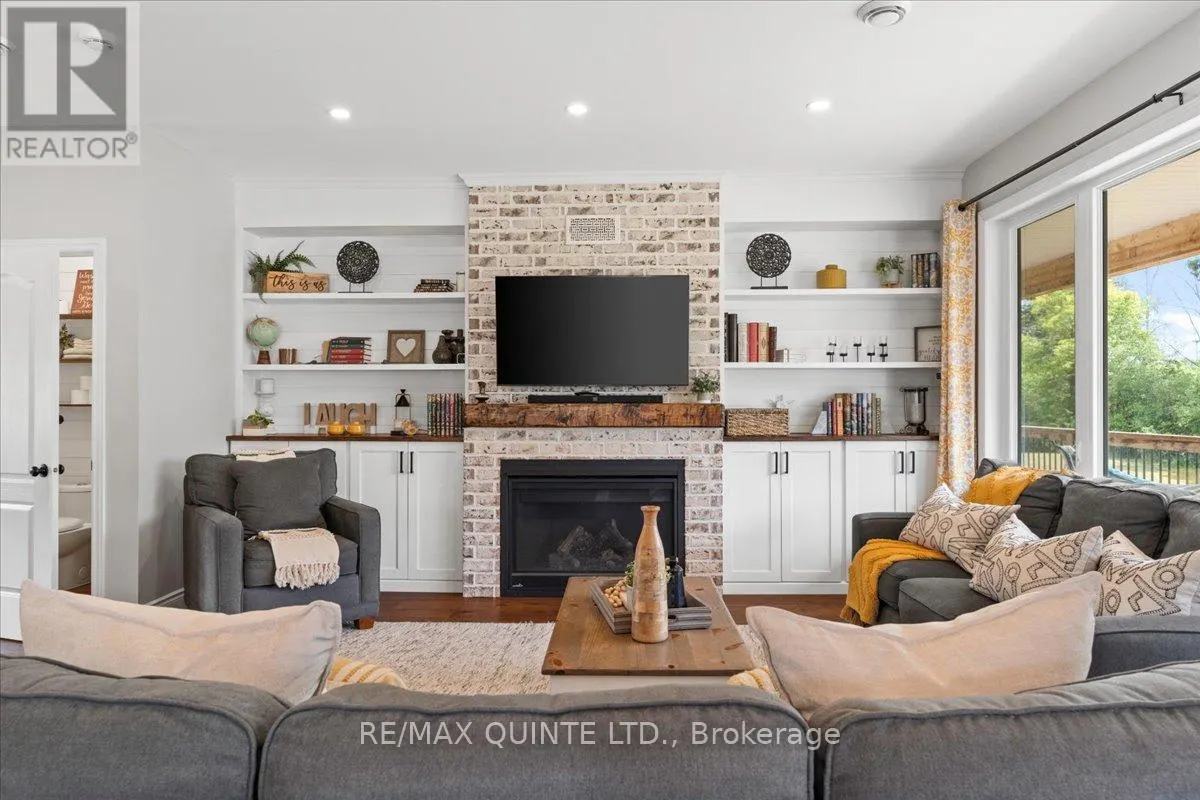806 NEWBURGH ROAD