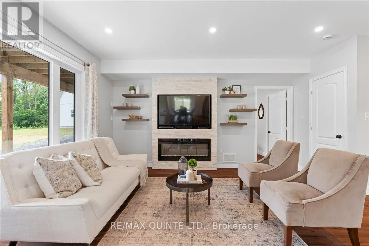 806 NEWBURGH ROAD